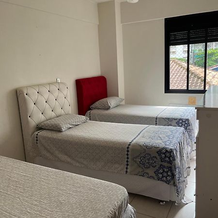 Apartamento Amplo: Praia Próxima em Área Nobre do Guarujá Exterior photo